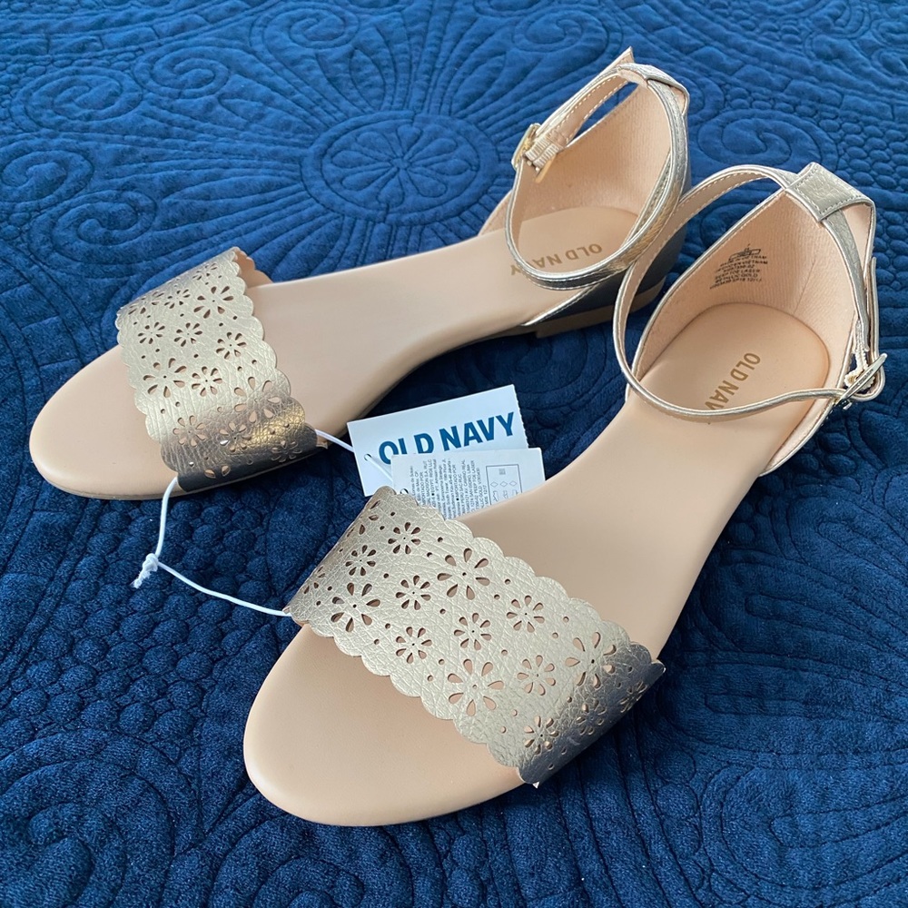 Old Navy gold sandals w/ankle strap
